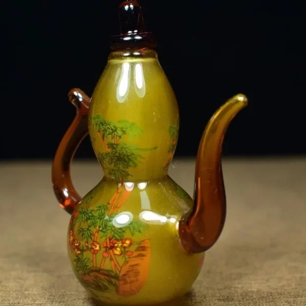Vintage Collectible Glassware - Botol Kaca Bentuk Labu dengan Lapisan