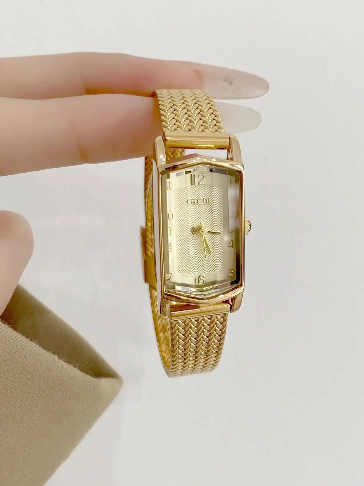 Koleksi Jam Tangan Wanita Emas - Vintage Watch Collecting ulasan dan harga